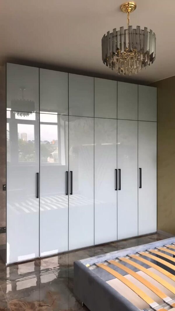 Wardrobe with 6 Shutters - White